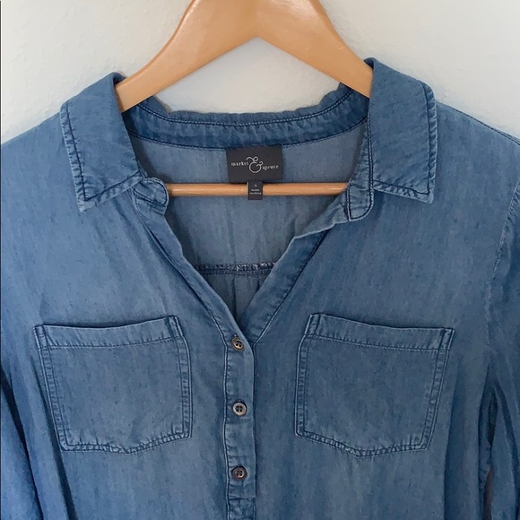 Market & Spruce Chambray Top - Picture 2 of 7